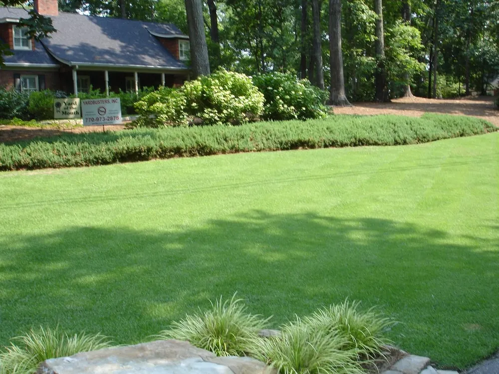 Professional yard maintenance for beautiful yards across Marietta, GA - Yardbusters, Inc.