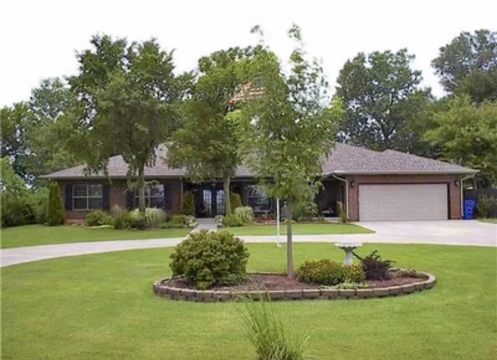 Local yard cleanup service in Minco, OK - Yardclippers