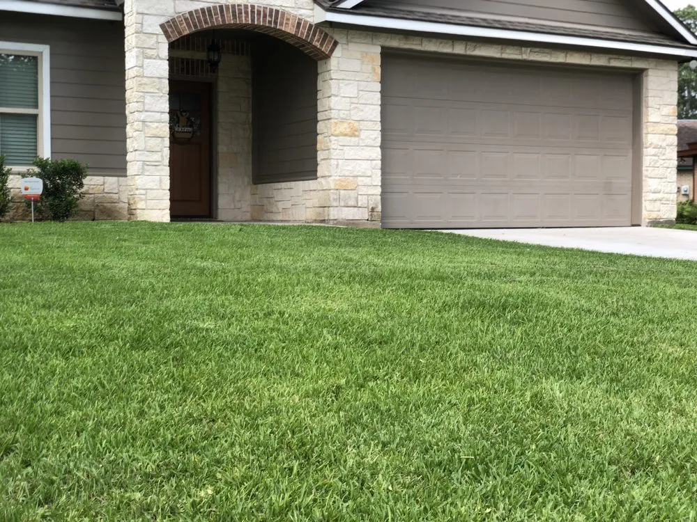 Top-rated lawn care service for residential properties in Crosby, TX by YardDate
