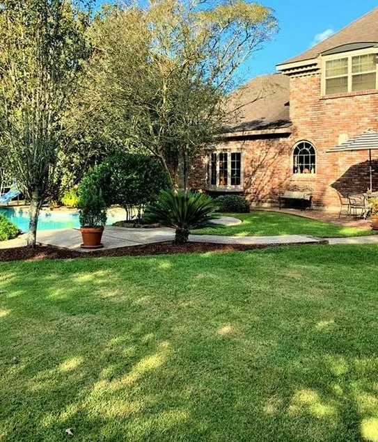 Affordable garden landscaping experts serving Westwego, LA - YardDawgs