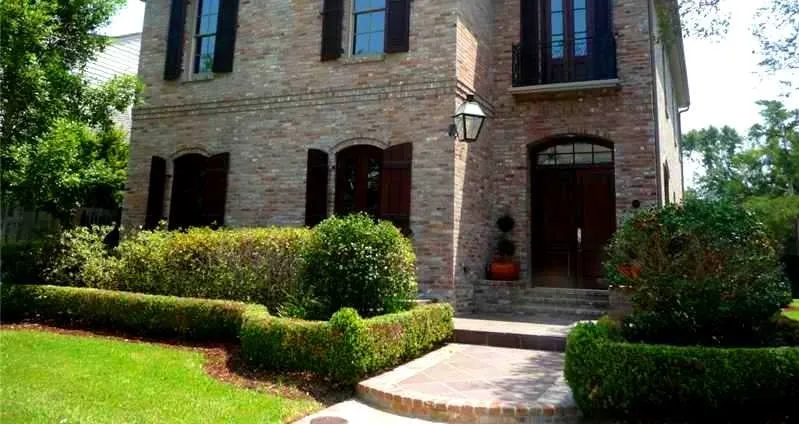 Affordable yard cleanup service for homes in Westwego, LA by YardDawgs