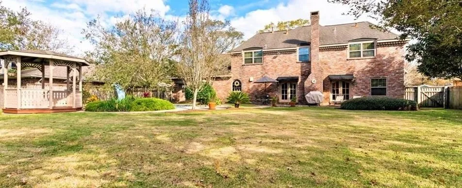 Reliable landscape design in Westwego, LA by YardDawgs