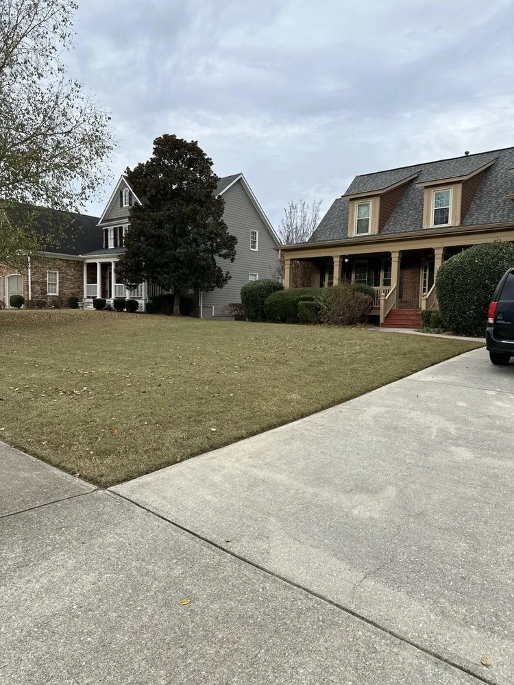 Professional lawn care service in Lilburn, GA - Yarden Ops
