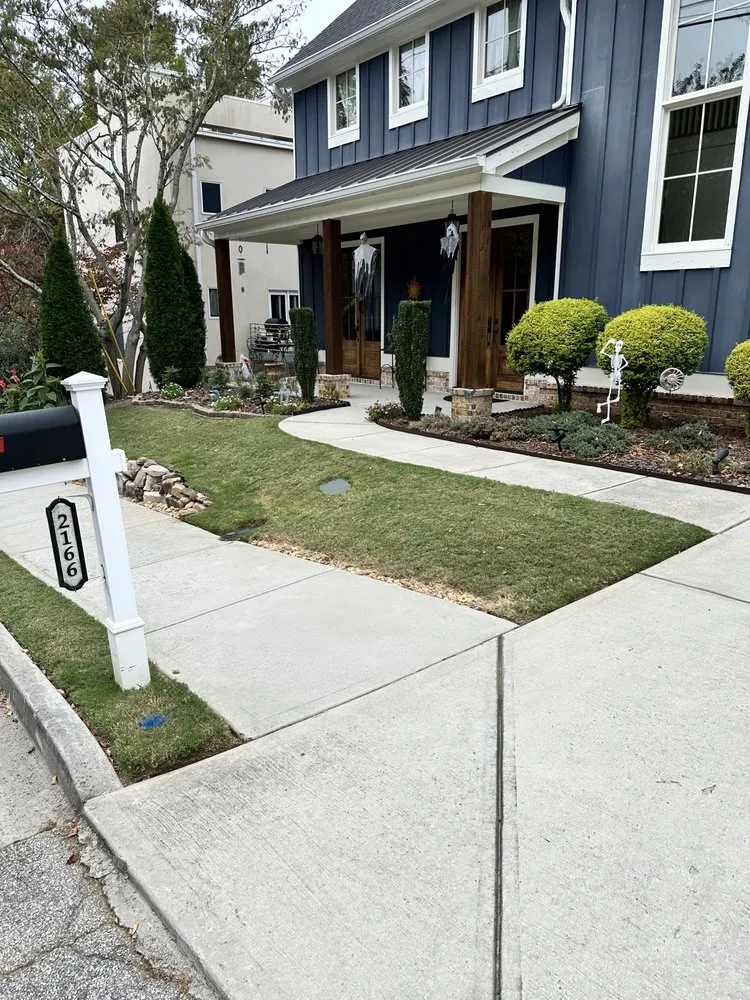 Professional outdoor landscaping in Lilburn, GA - Yarden Ops