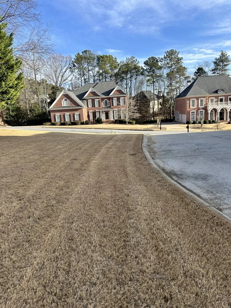 Custom garden landscaping experts serving Lilburn, GA - Yarden Ops