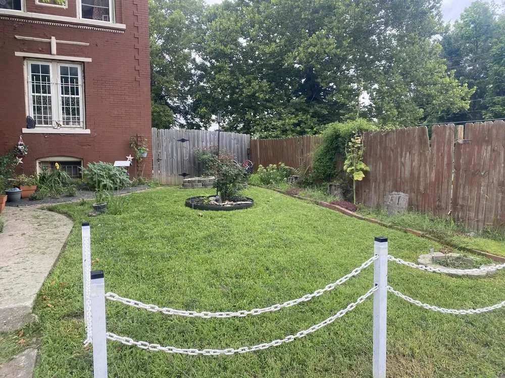 Trusted residential landscaping in Kansas, MO by Yardie Men’s