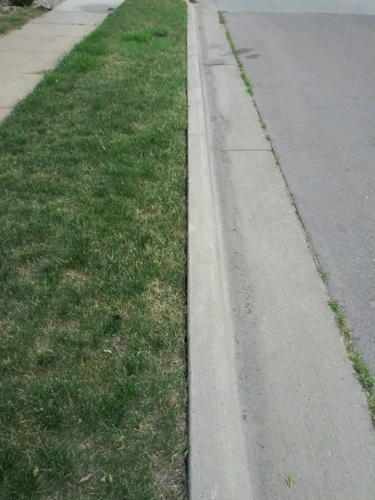Expert lawn care service experts serving Sioux Falls, SD - YardKutz