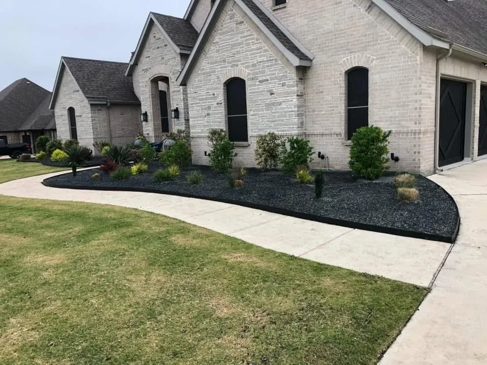 Custom lawn mowing service in Tulsa, OK - Yardline Property Services