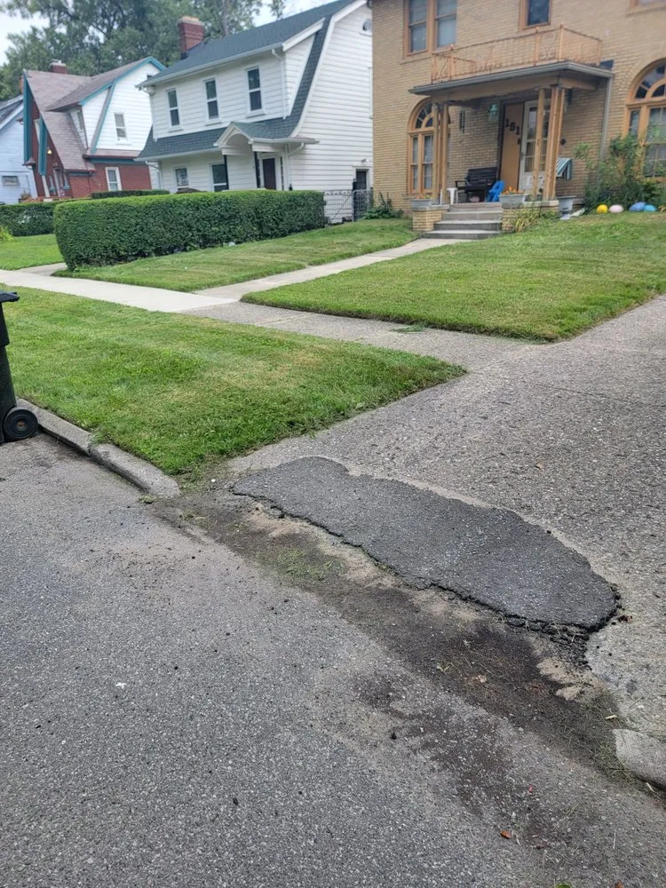 Top-rated lawn mowing service experts serving Detroit, MI - Yardman Landscaping