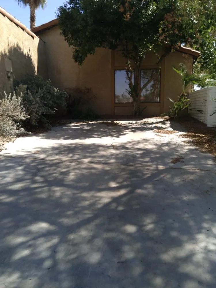 Custom garden landscaping for homes in Las Vegas, NV by YardMasters Landscaping