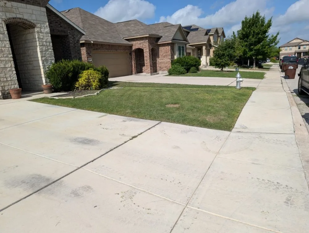 Reliable garden landscaping experts serving Poteet, TX - Yardmen Lawn Services