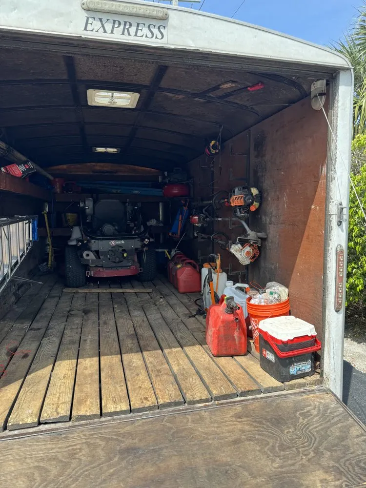 Trusted yard cleanup service for beautiful yards in North Naples, FL by Yardology