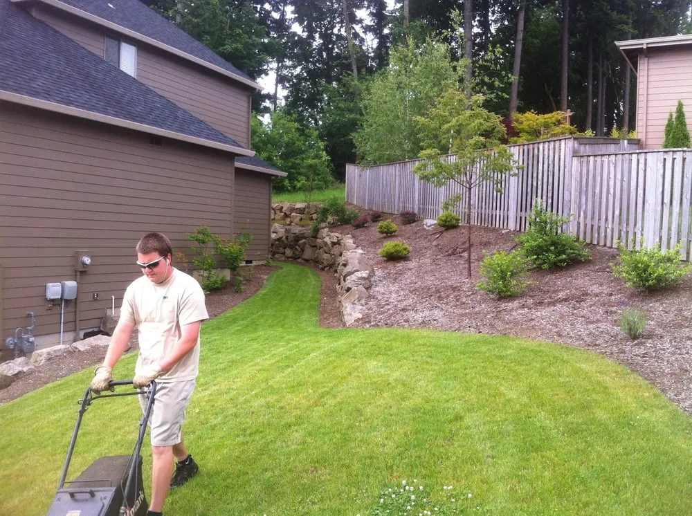 Affordable lawn mowing service experts serving Vancouver, WA - Yardpro NW