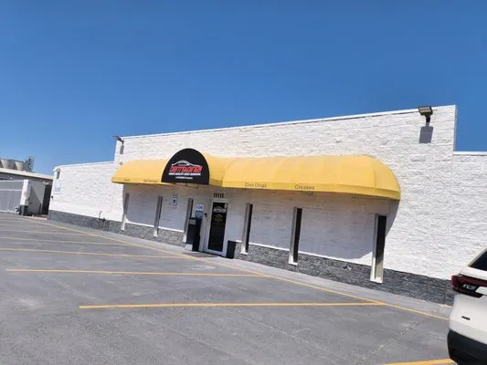 Yards & More By Rhonda Logo