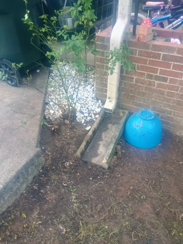 Local outdoor landscaping experts serving Scottsboro, AL - Yards By Eric & Christy