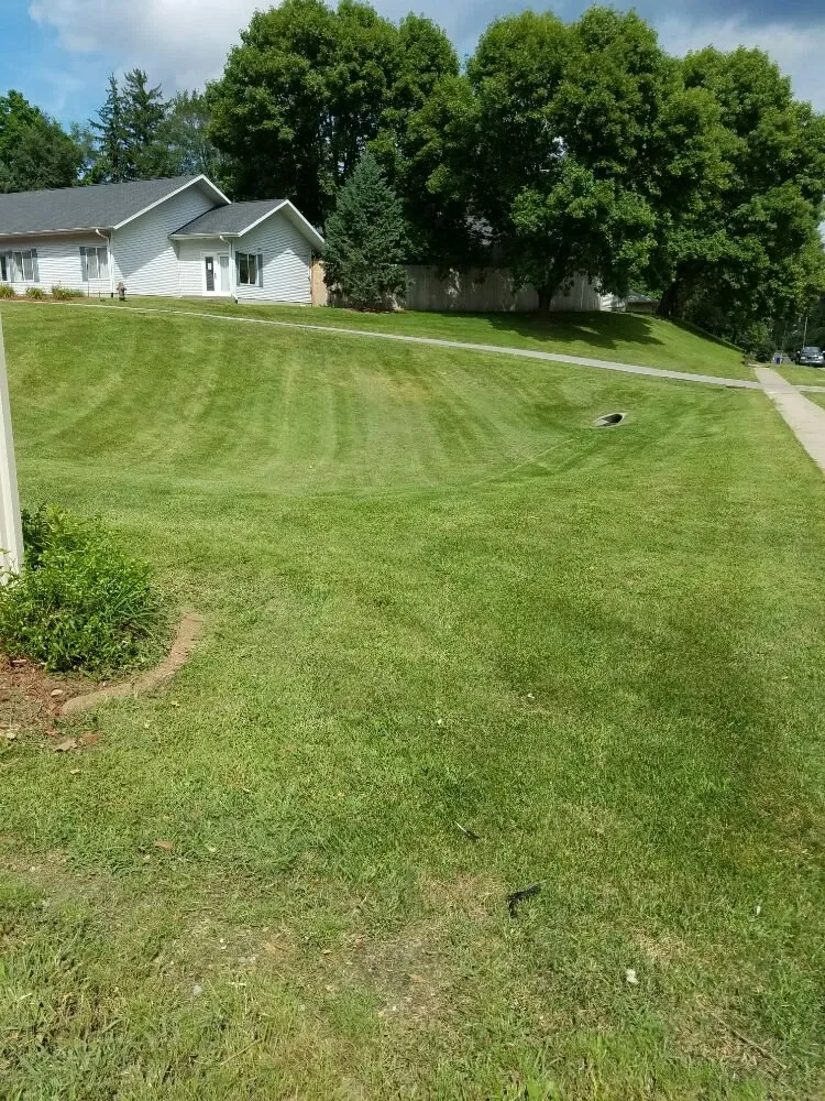 Reliable outdoor landscaping experts serving Iowa City, IA - YARDS by Wes