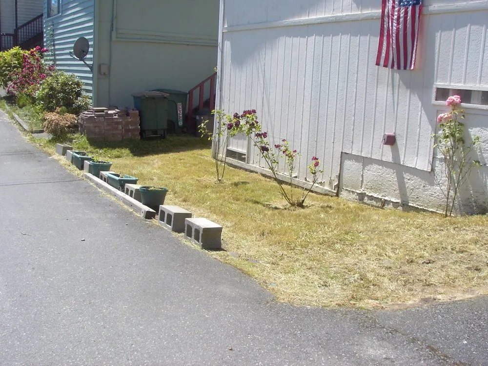 Professional lawn care service experts serving Seattle, WA - Yards R Us Since 1993