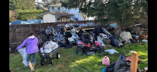 Yards R Us Since 1993 Logo