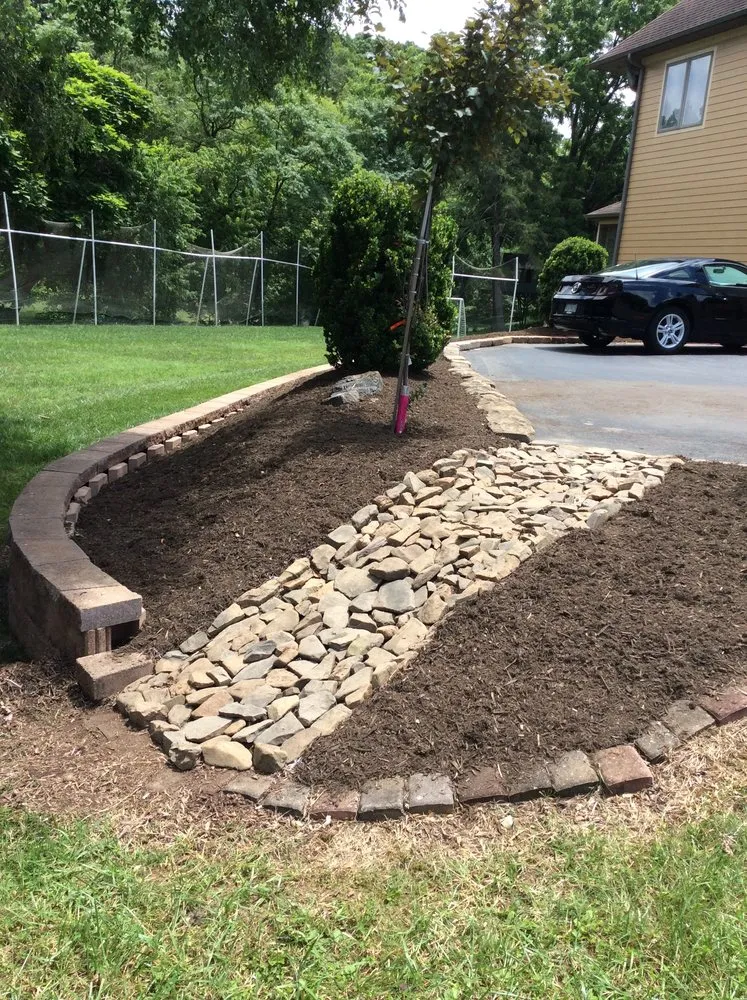 Custom yard cleanup service experts serving Cave Spring, VA - Yards Year Round