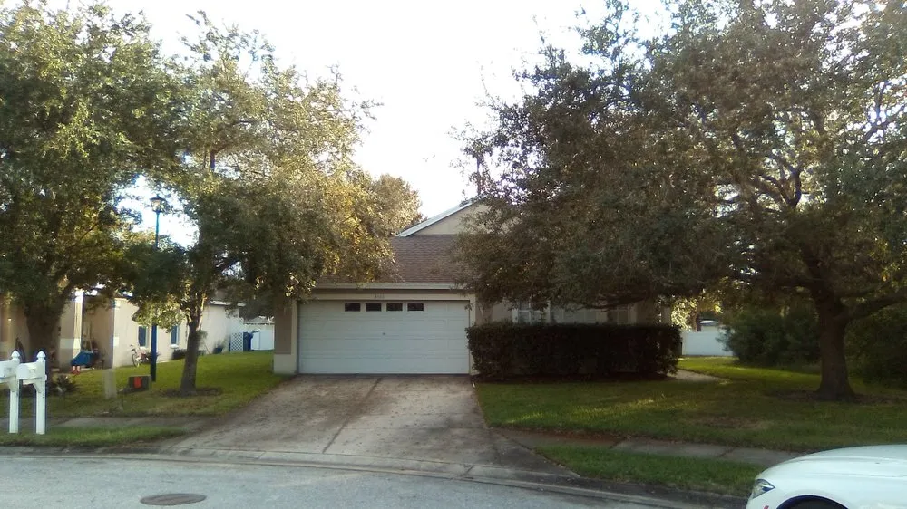 Custom yard cleanup service for residential properties across Bradenton, FL - Yardscapers Florida