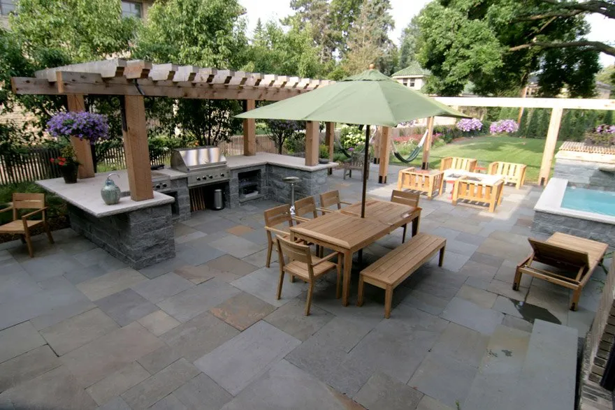 Reliable lawn mowing service near you in Minneapolis, MN by Yardscapes