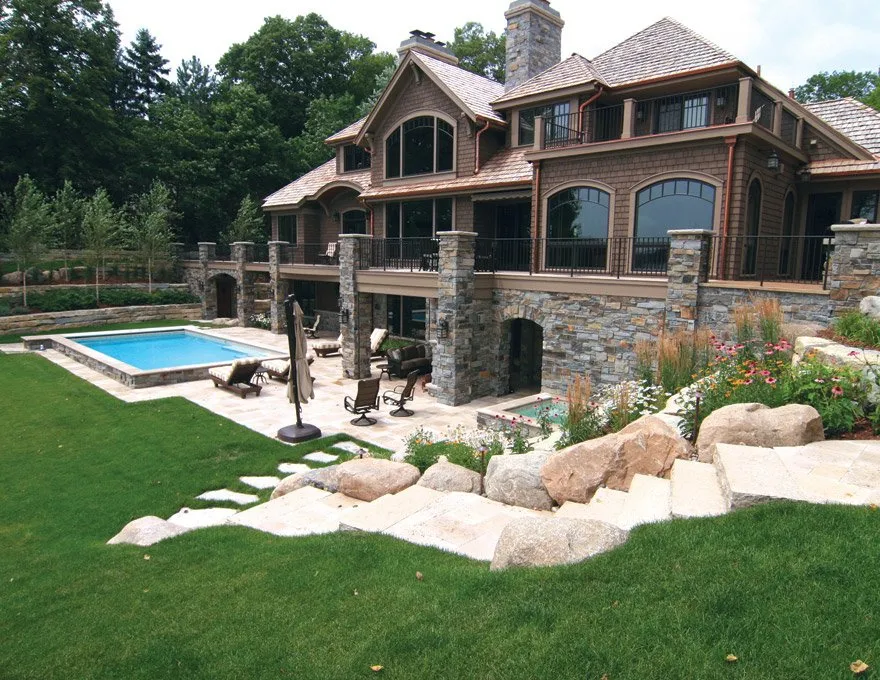 Custom garden landscaping in Minneapolis, MN - Yardscapes