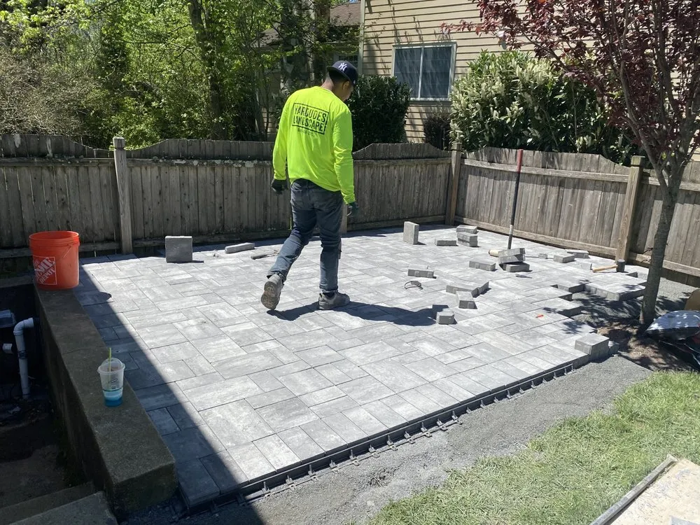 Professional landscaping services for year-round maintenance in Roselle, NJ by YarDudes