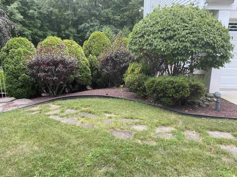 Top-rated garden landscaping in Roselle, NJ by YarDudes