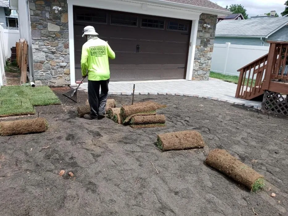 Expert garden landscaping for beautiful yards across Roselle, NJ - YarDudes