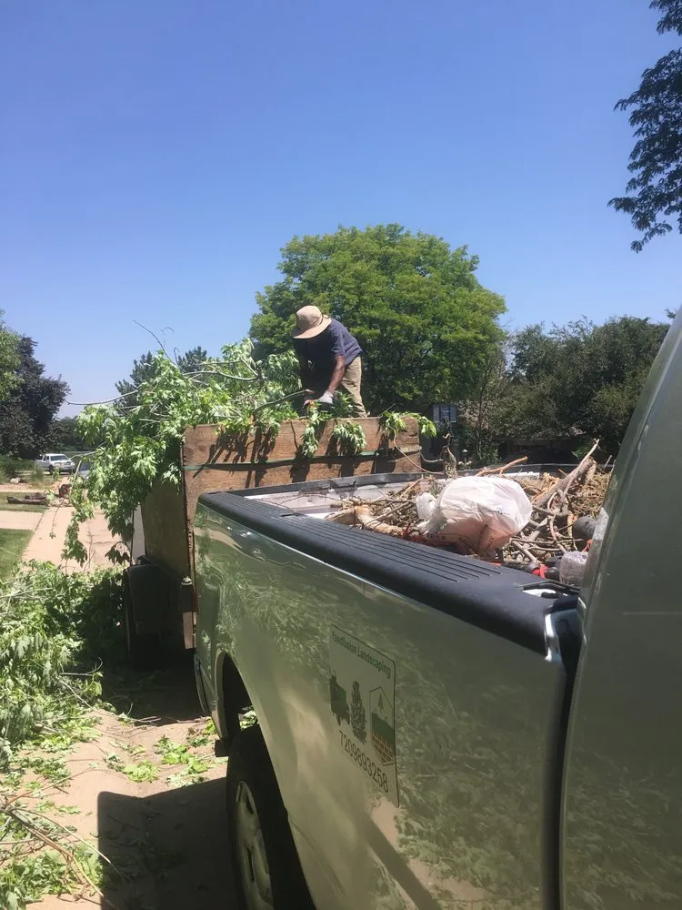 Affordable landscaping services experts serving Aurora, CO - Yawdfusion Grounds and Housekeeping services