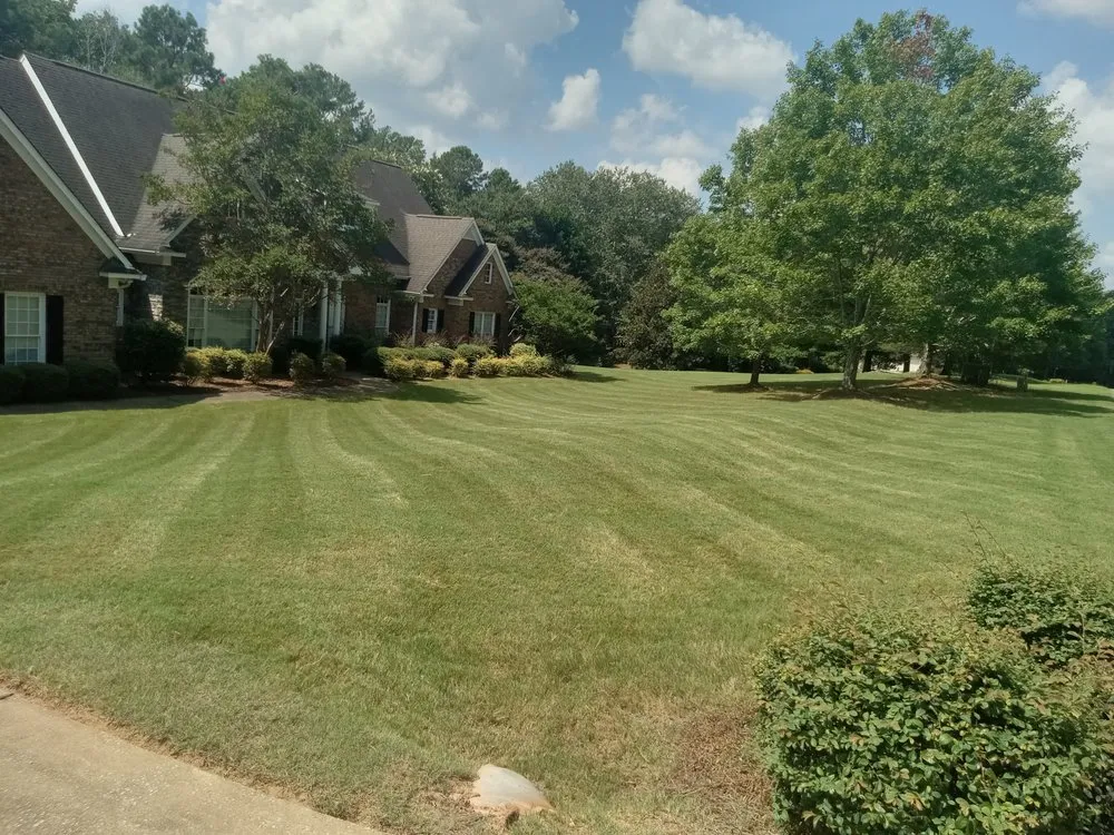 Affordable residential landscaping in Columbus, GA - YB Cool Cutz