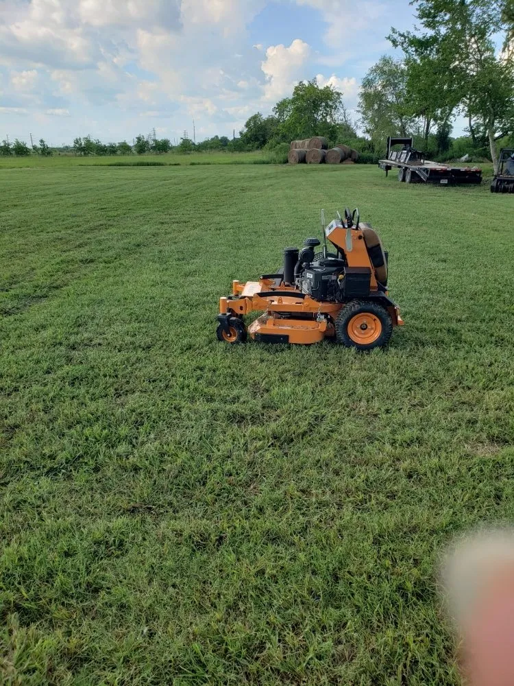 Trusted residential landscaping for residential properties in Baytown, TX by Ybarra lawn services