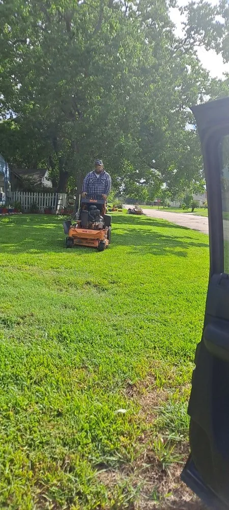 Professional lawn care service for year-round maintenance across Baytown, TX - Ybarra lawn services
