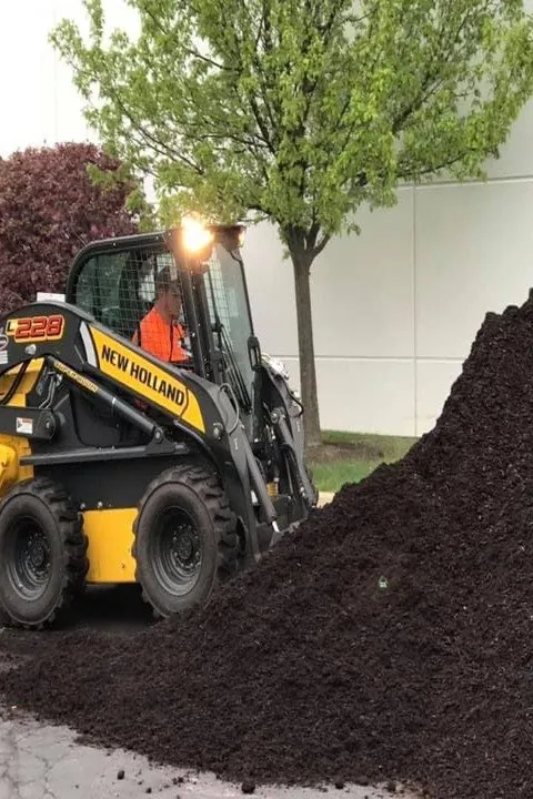 Local lawn care service experts serving Frankfort, IL - Y&D Maintenance