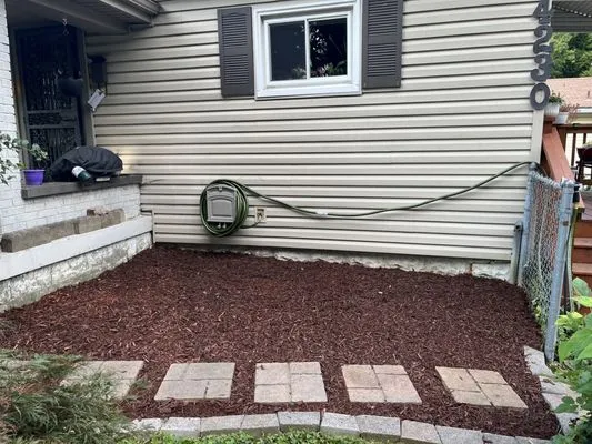 Yearns exterior cleaning & caretaking Logo