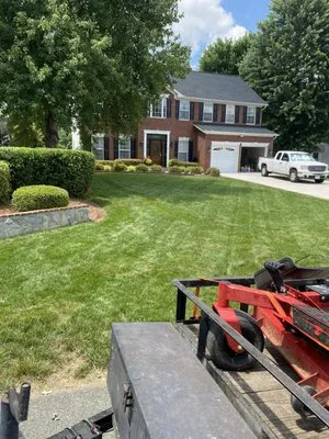 yee yee landscaping Logo