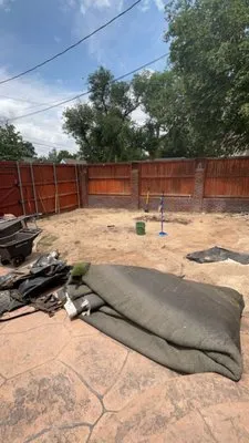 Yellow City Lawncare Logo