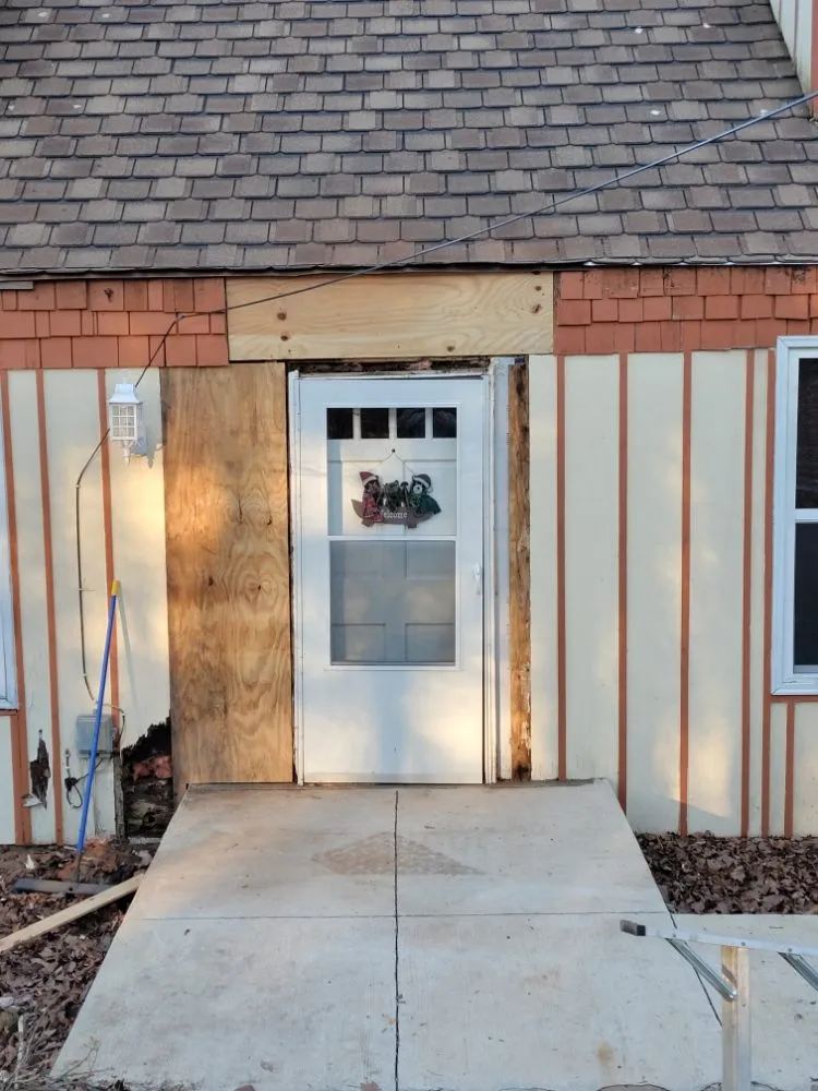 Custom garden landscaping experts serving Mountain View, MO - Yellow Leaf Landscaping