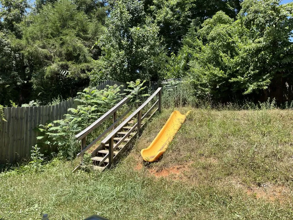 Top-rated lawn mowing service in Powell, TN - Yellow Rose Landscaping