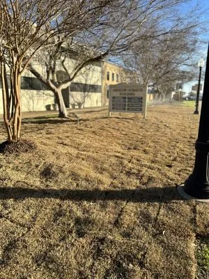 Yellow Rose Tree & Lawn Service Logo