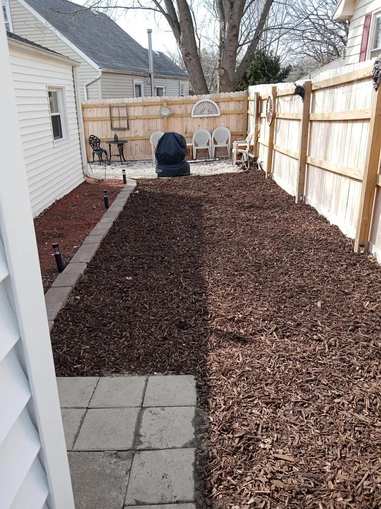 Top-rated lawn mowing service with custom design across DeKalb, IL - Yellowpine Landscape Lawn Maintenance