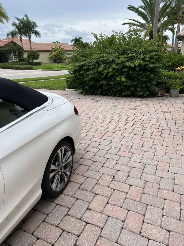 Local garden landscaping for year-round maintenance in Port Saint Lucie, FL by Yellowstone Landscape