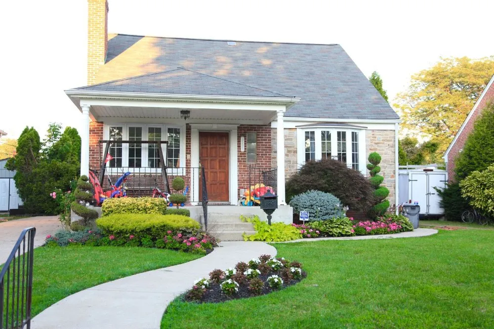 Top-rated lawn mowing service for residential properties in Owings Mills, MD by Y&L Landscaping