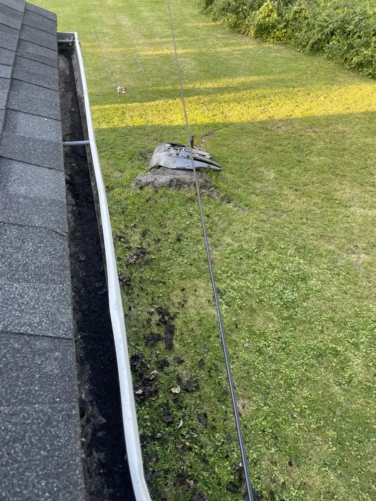 Reliable lawn mowing service experts serving Detroit, MI - YnM Landscaping