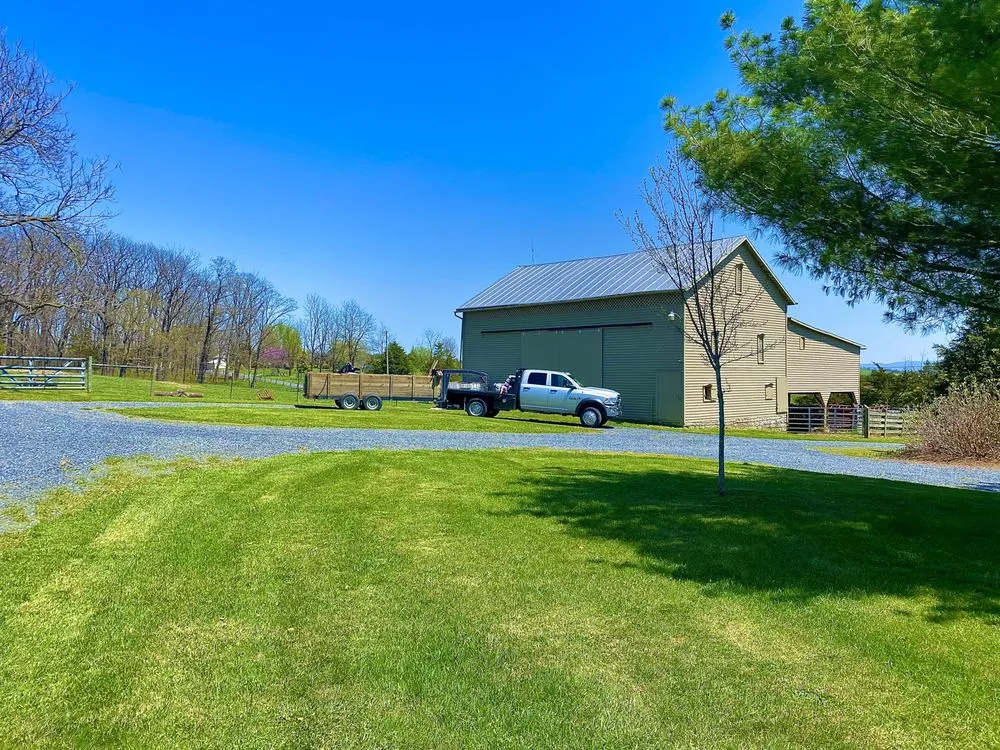 Custom garden landscaping experts serving Bridgewater, VA - Yoder's Lawn Care