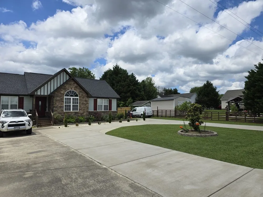 Local yard maintenance in Fuquay Varina, NC by Yonscapes