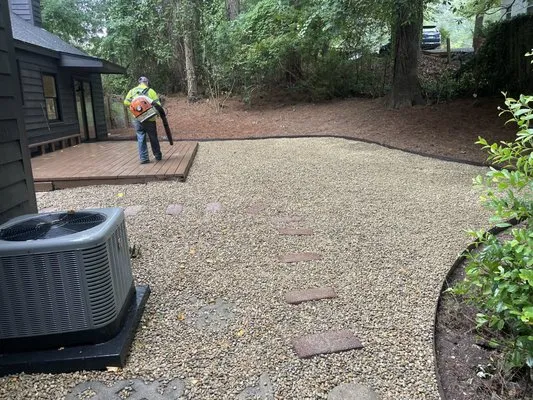 Yorch laun care landscaping Logo