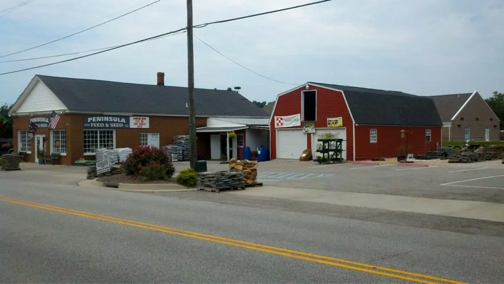 Trusted lawn mowing service in Yorktown, VA - Yorktown Feed Seed N More