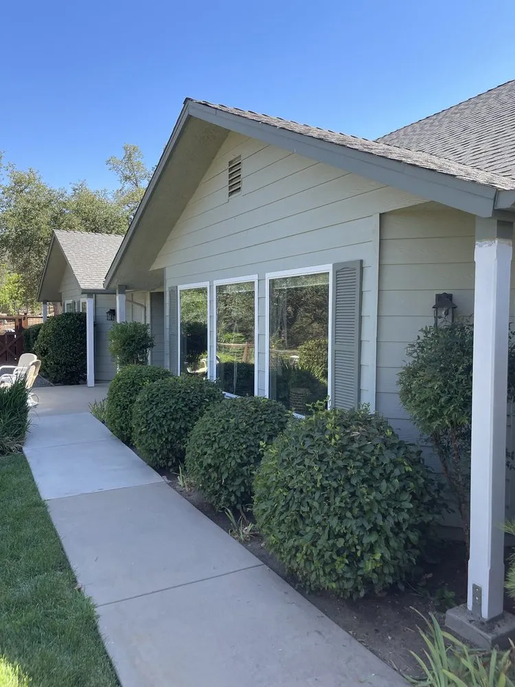 Custom lawn care service for homes in Coarsegold, CA by Yosemite Live Edge