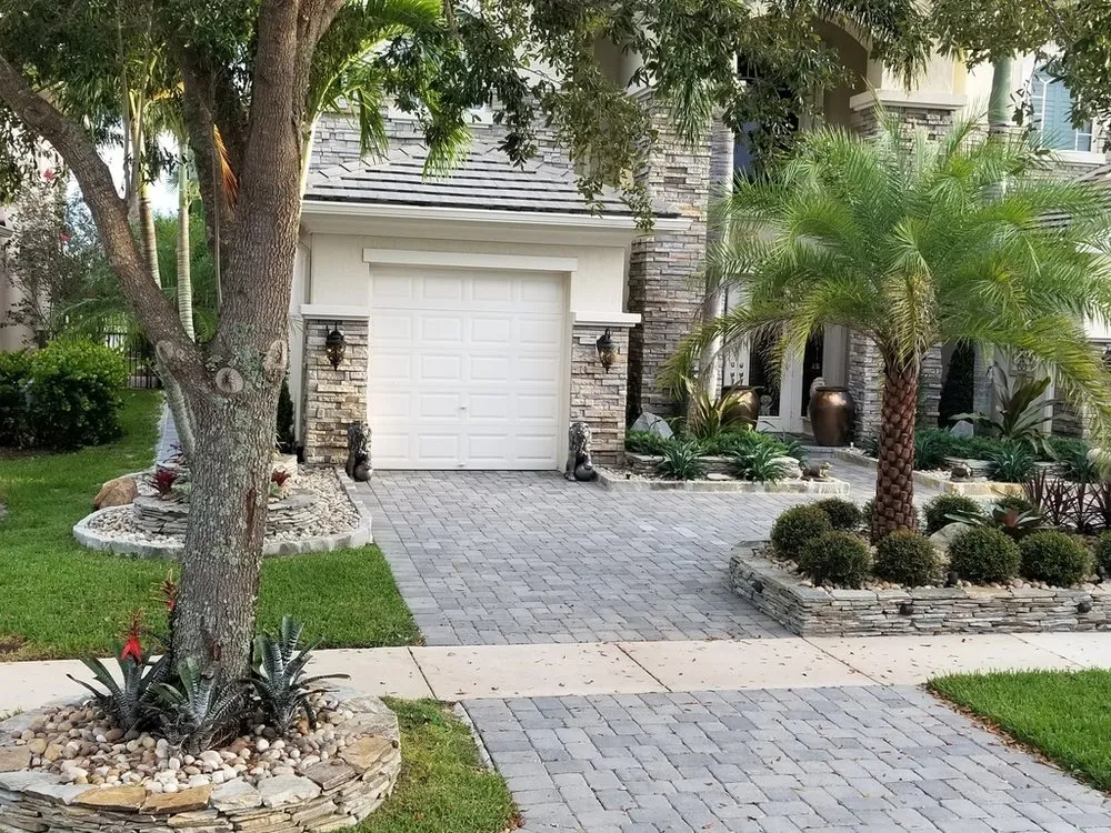 Expert residential landscaping experts serving Tamarac, FL - Yosvany's Landscaping